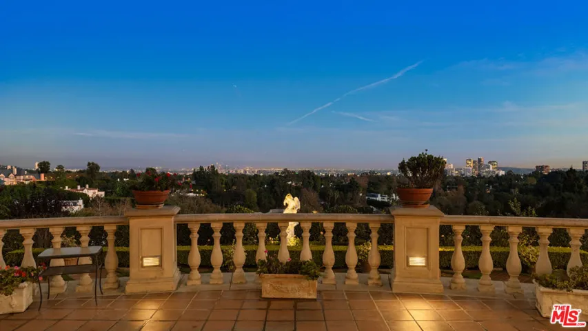 642 Siena Way, Los Angeles, California 90077 — photo 5
