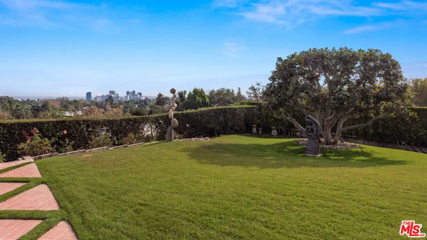 642 Siena Way, Los Angeles, California 90077 — photo 4