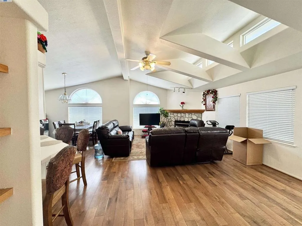 1220 Tasman, Sunnyvale, California 94089 — photo 4
