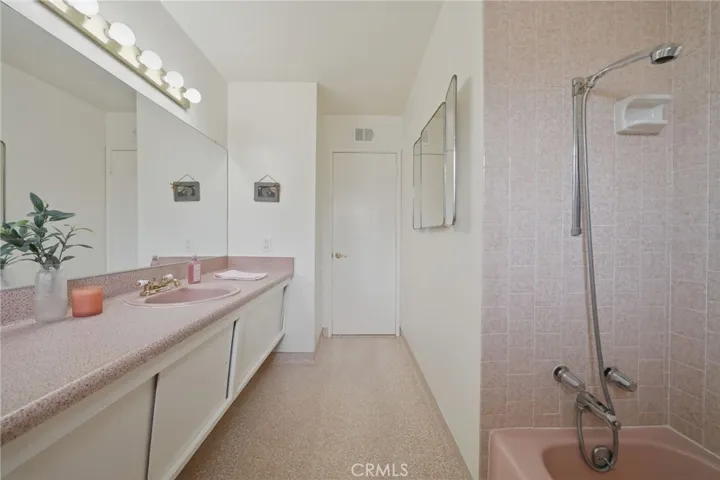 1526 N Amber Court, Ontario, California 91762
