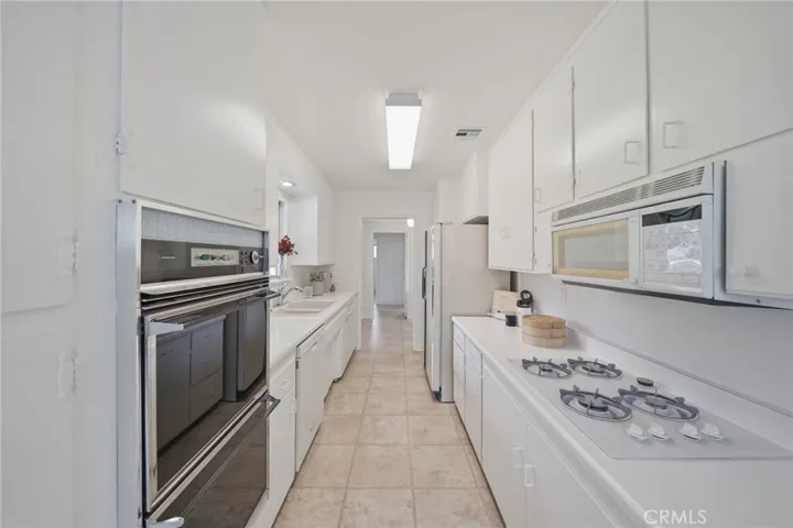 1526 N Amber Court, Ontario, California 91762
