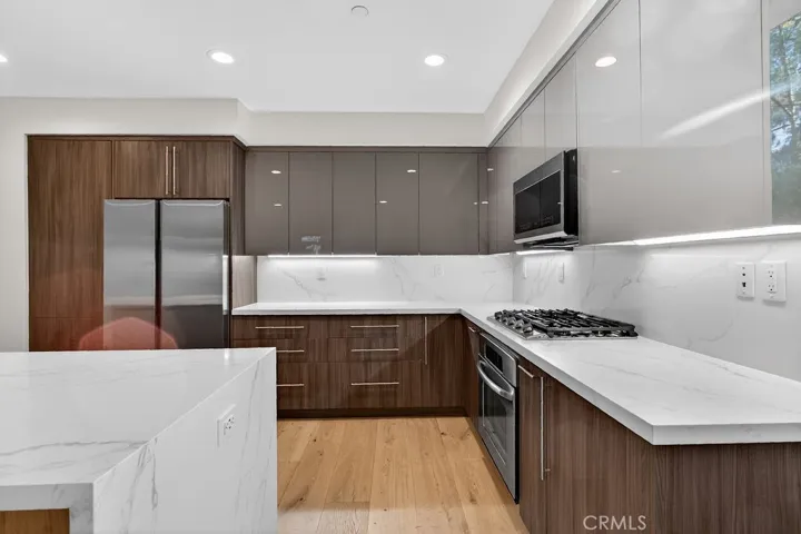 575 Rockefeller, Irvine, California 92612