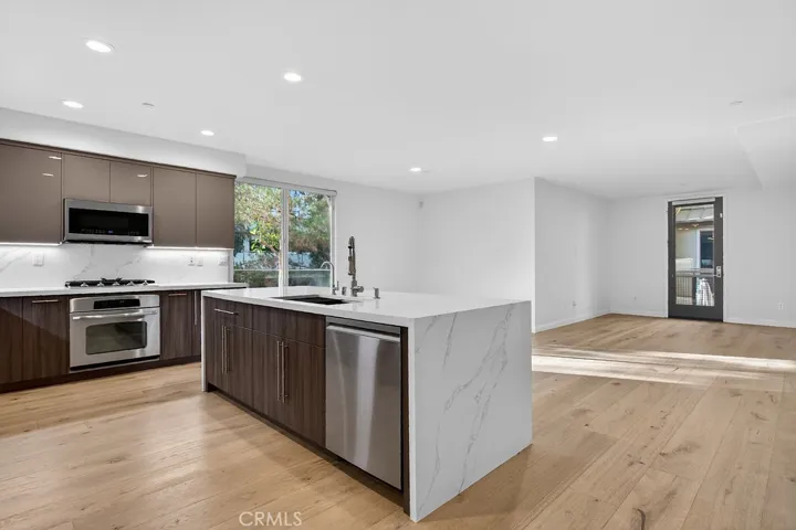 575 Rockefeller, Irvine, California 92612