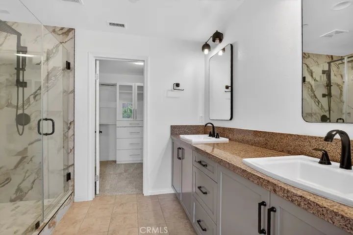 575 Rockefeller, Irvine, California 92612
