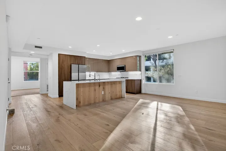 575 Rockefeller, Irvine, California 92612
