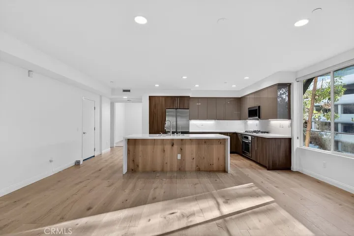 575 Rockefeller, Irvine, California 92612
