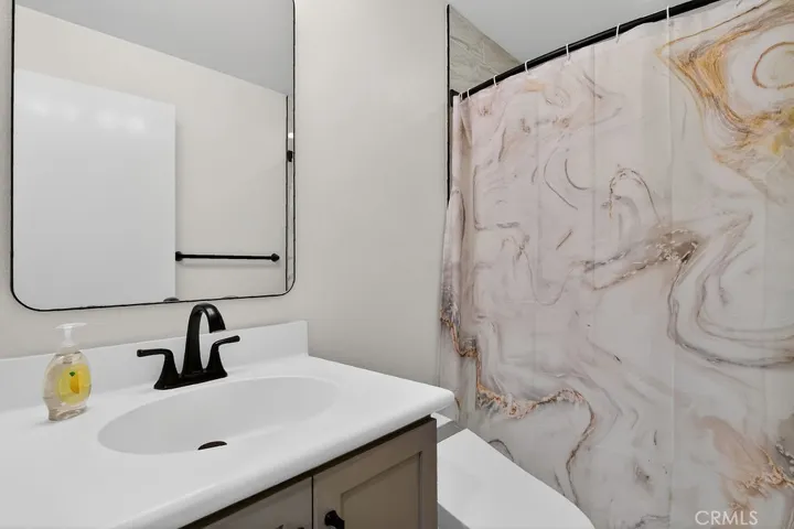 575 Rockefeller, Irvine, California 92612