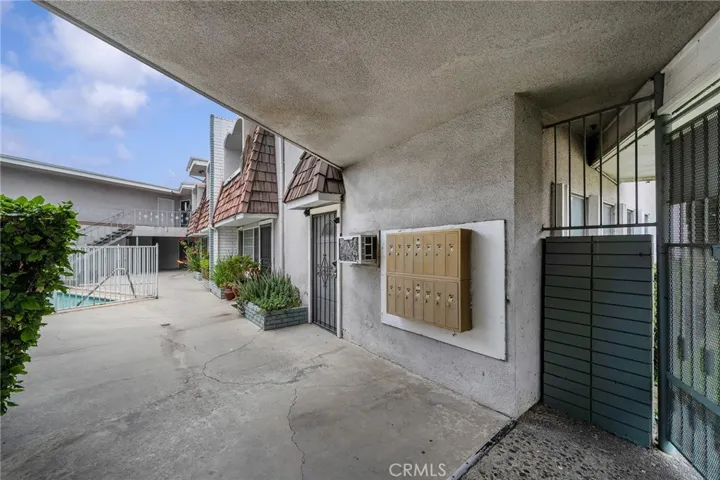 Entrance to the community looking towards the mailboxes.