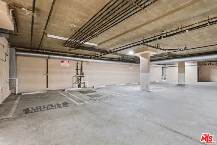 11908 Darlington Avenue 203, Los Angeles, California 90049