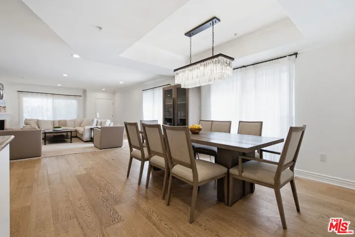 11908 Darlington Avenue 203, Los Angeles, California 90049
