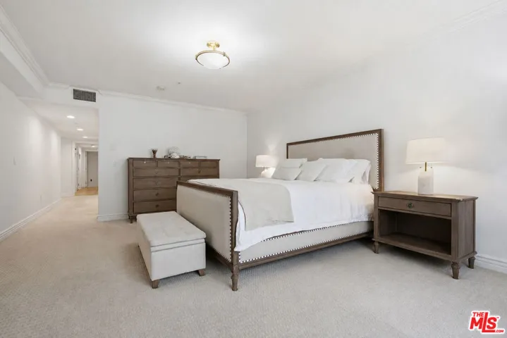 11908 Darlington Avenue 203, Los Angeles, California 90049