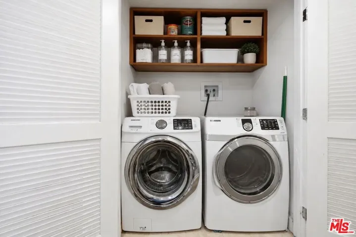 11908 Darlington Avenue 203, Los Angeles, California 90049