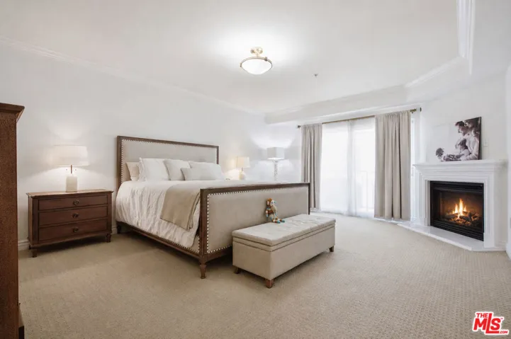 11908 Darlington Avenue 203, Los Angeles, California 90049