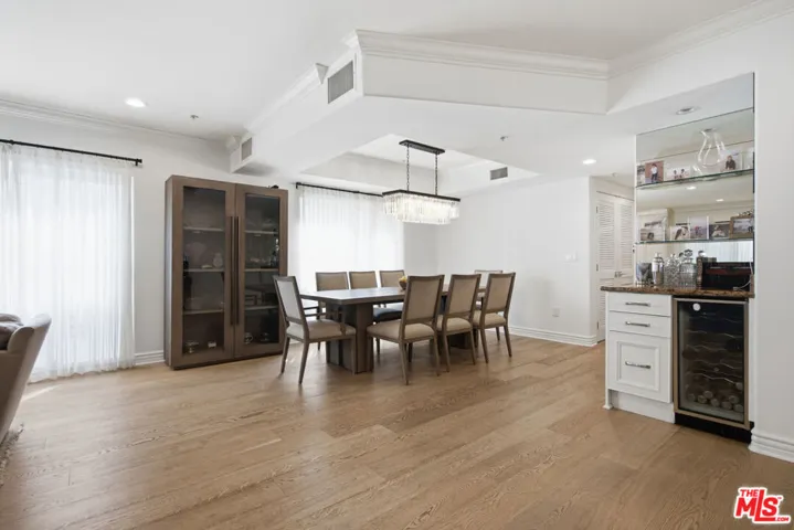 11908 Darlington Avenue 203, Los Angeles, California 90049