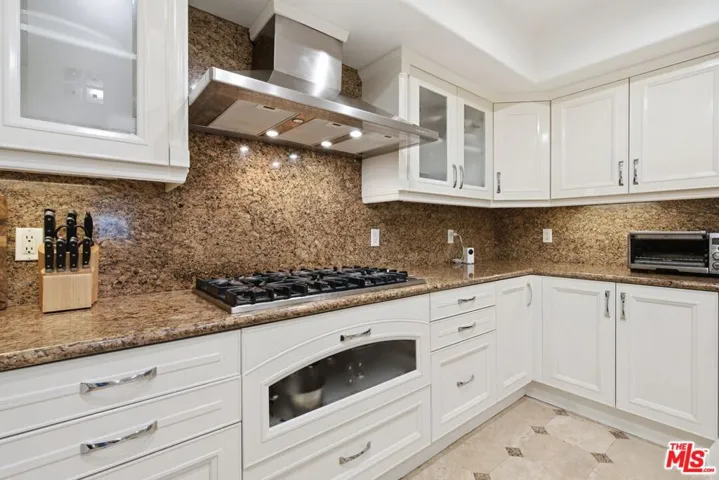11908 Darlington Avenue 203, Los Angeles, California 90049