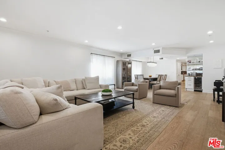 11908 Darlington Avenue 203, Los Angeles, California 90049