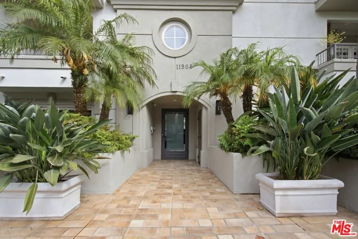 11908 Darlington Avenue 203, Los Angeles, California 90049