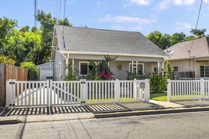 2776 Santa Clara Way, Sacramento, California 95817