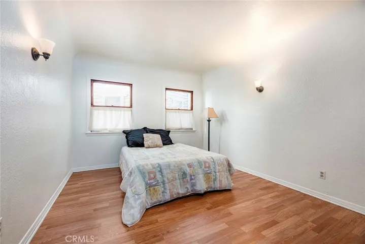 Middle bedroom