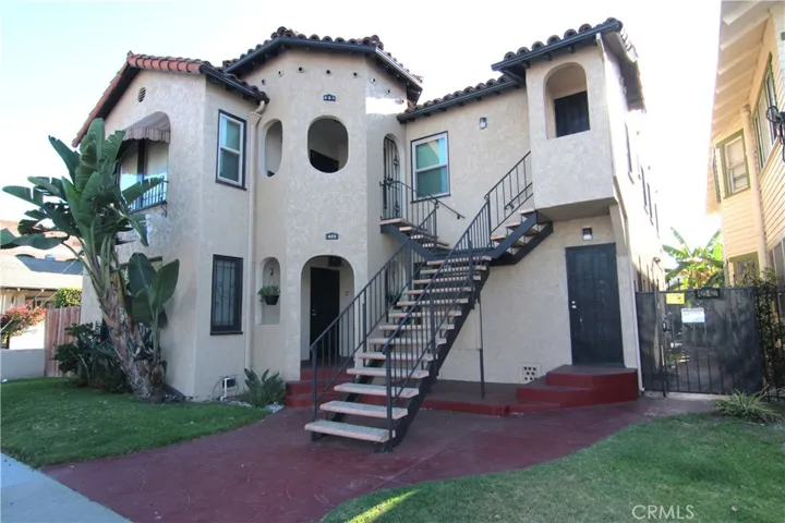 429 Olive Ave is the lower unit