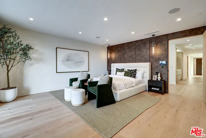 846 Dickson Street, Marina Del Rey, California 90292