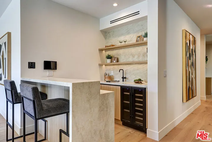 846 Dickson Street, Marina Del Rey, California 90292