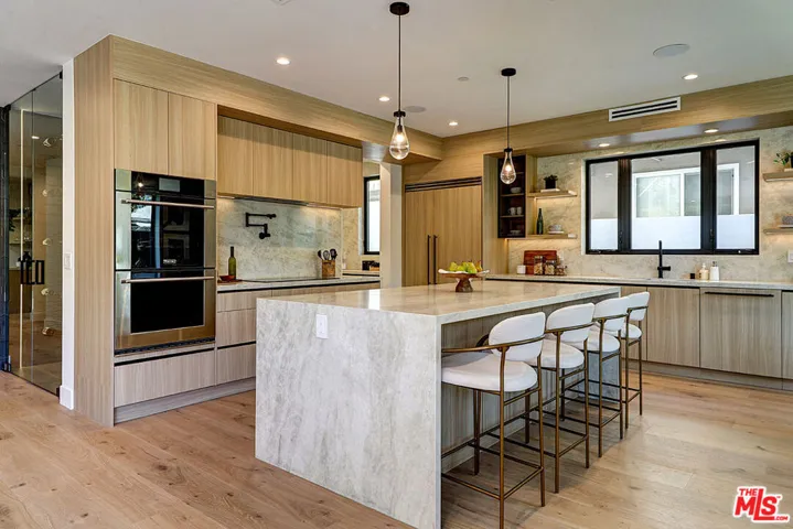846 Dickson Street, Marina Del Rey, California 90292