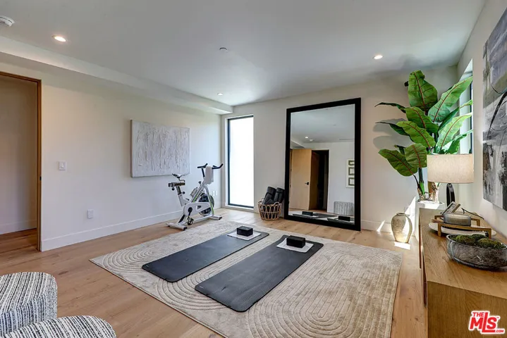 846 Dickson Street, Marina Del Rey, California 90292