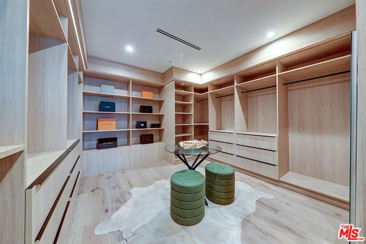 846 Dickson Street, Marina Del Rey, California 90292
