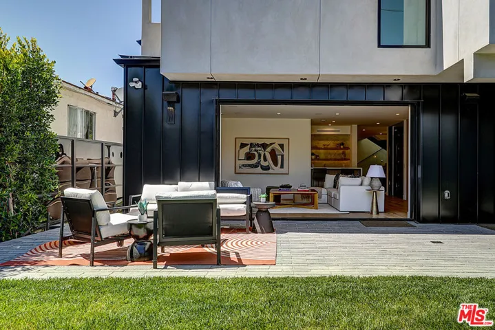 846 Dickson Street, Marina Del Rey, California 90292