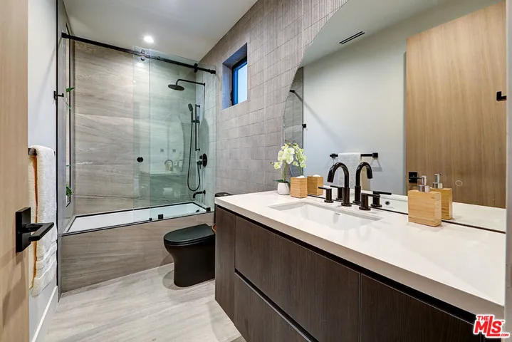 846 Dickson Street, Marina Del Rey, California 90292