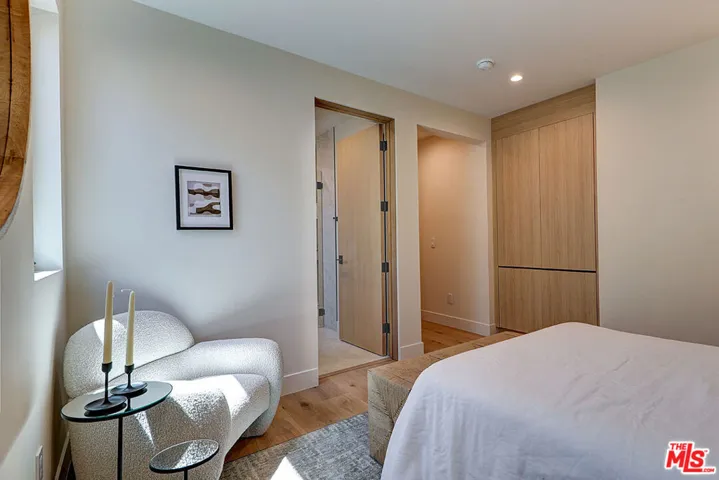 846 Dickson Street, Marina Del Rey, California 90292