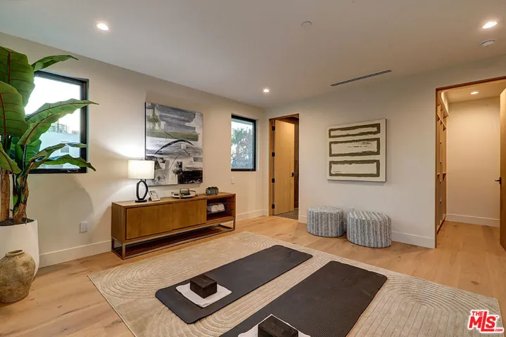 846 Dickson Street, Marina Del Rey, California 90292