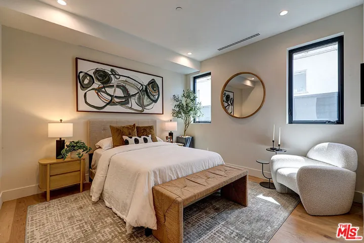 846 Dickson Street, Marina Del Rey, California 90292
