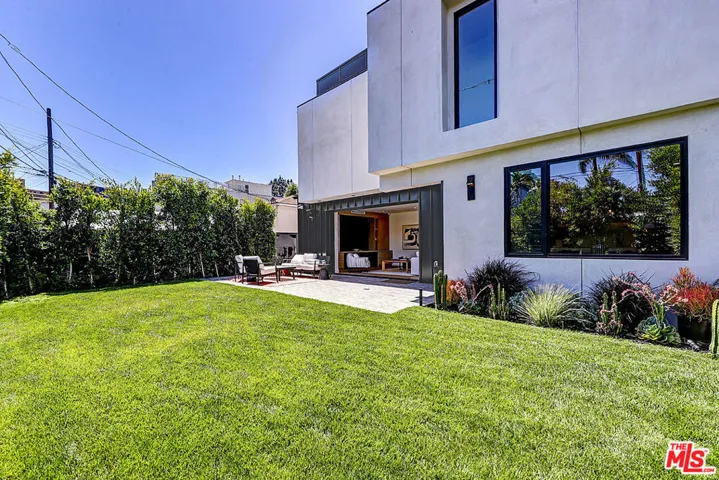 846 Dickson Street, Marina Del Rey, California 90292