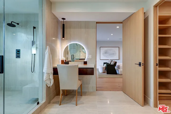 846 Dickson Street, Marina Del Rey, California 90292
