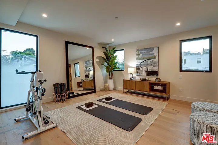 846 Dickson Street, Marina Del Rey, California 90292