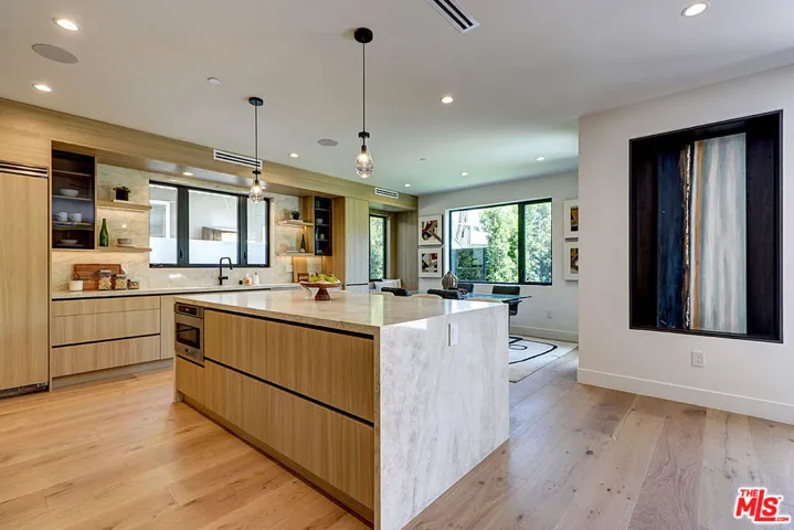 846 Dickson Street, Marina Del Rey, California 90292