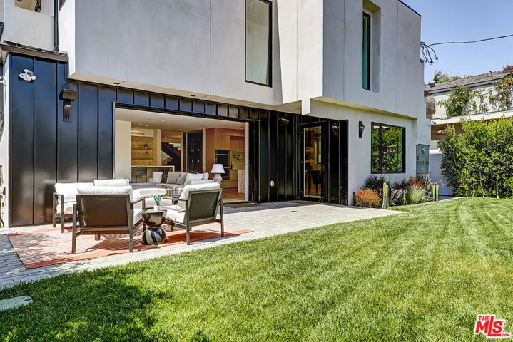 846 Dickson Street, Marina Del Rey, California 90292