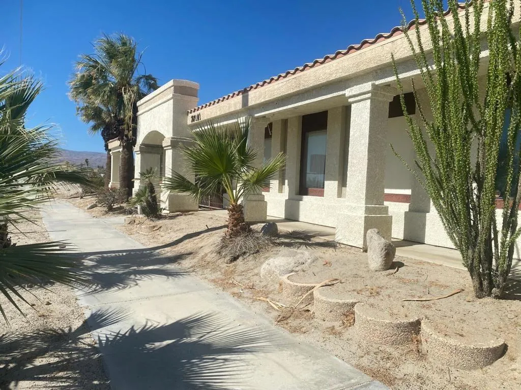 28401 Date Palm Dr