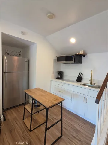 kitchenet with cook top for easy cooking
