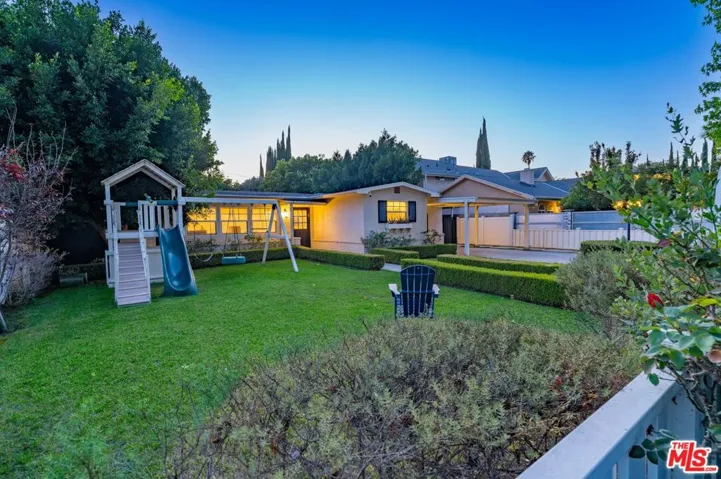 5525 Matilija Avenue, Sherman Oaks, California 91401