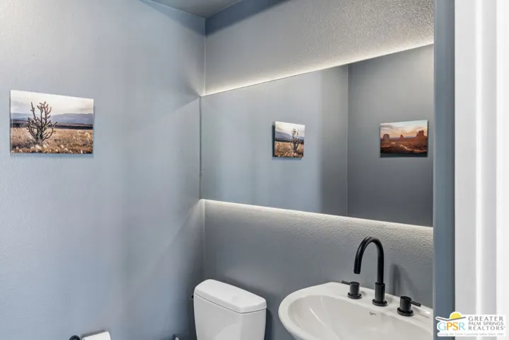 2220 N Hermosa Drive, Palm Springs, California 92262