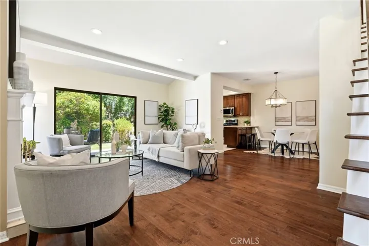 10837 Roycroft #27