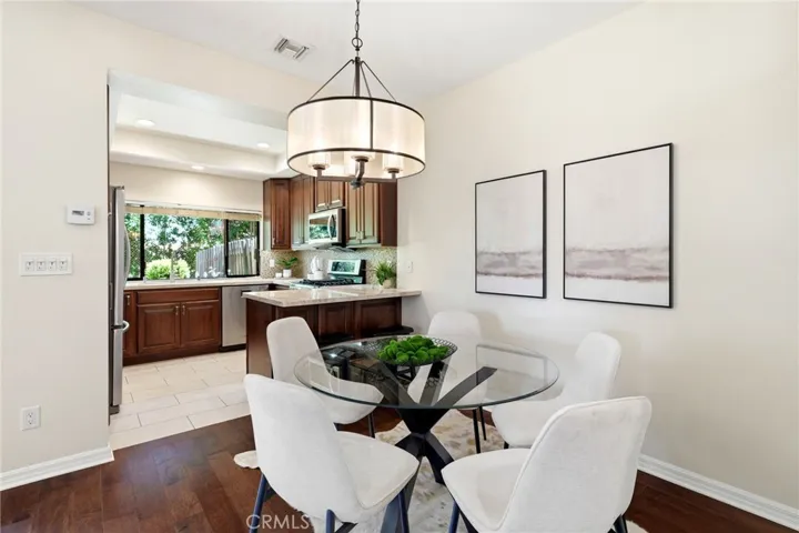 10837 Roycroft #27