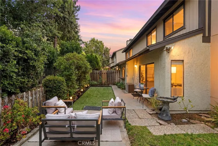 10837 Roycroft #27