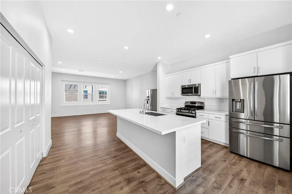 963 E Mason 89, Anaheim, California 92805 — photo 4