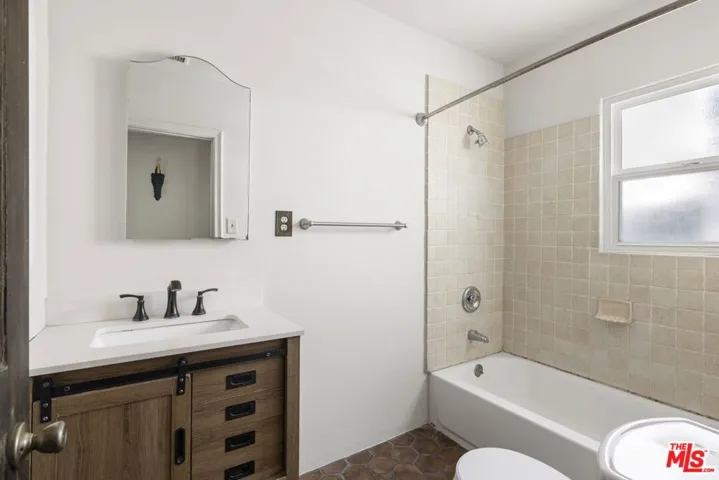 11269 La Maida Street, North Hollywood, California 91601