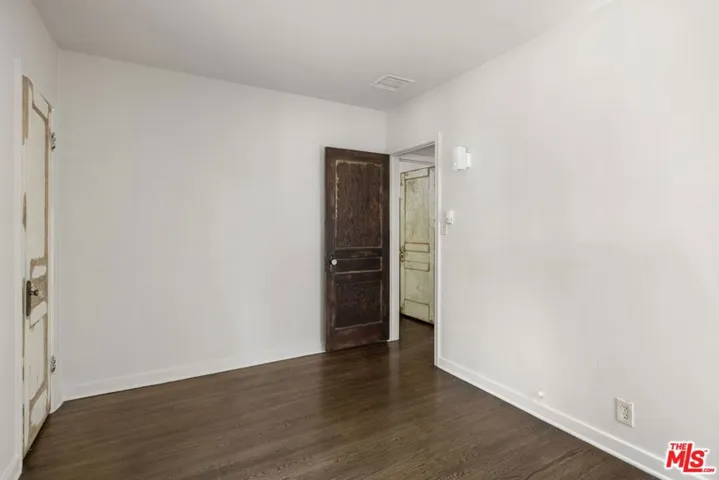 11269 La Maida Street, North Hollywood, California 91601