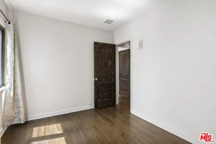 11269 La Maida Street, North Hollywood, California 91601